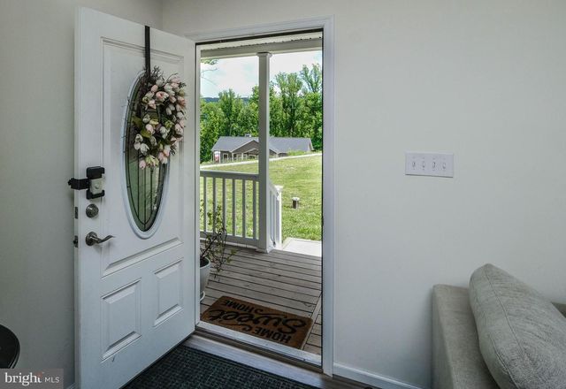 1099 HIGH TOP RD, Linden, VA 22642