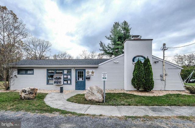 1099 HIGH TOP RD, Linden, VA 22642