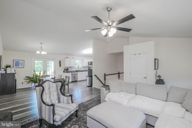 1099 HIGH TOP RD, Linden, VA 22642