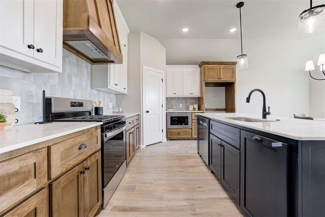 627 Honey Springs Lane, Shawnee, OK 74804