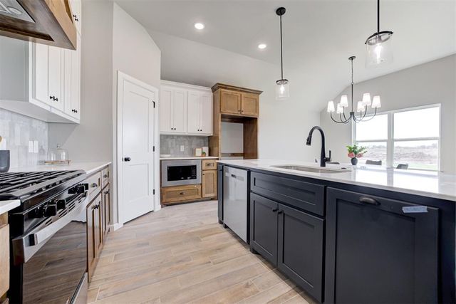 627 Honey Springs Lane, Shawnee, OK 74804