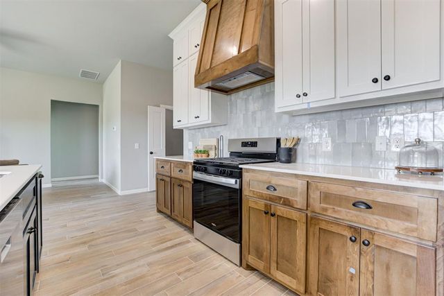 627 Honey Springs Lane, Shawnee, OK 74804