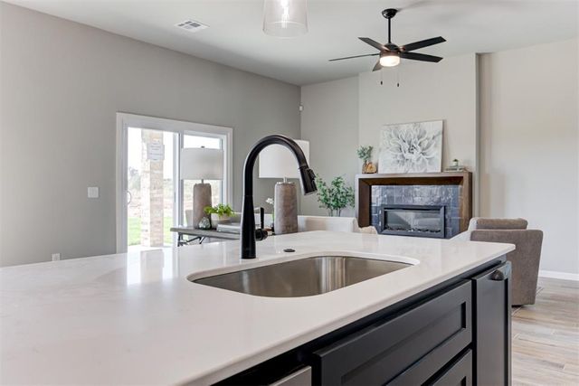 627 Honey Springs Lane, Shawnee, OK 74804