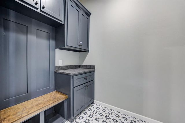 627 Honey Springs Lane, Shawnee, OK 74804