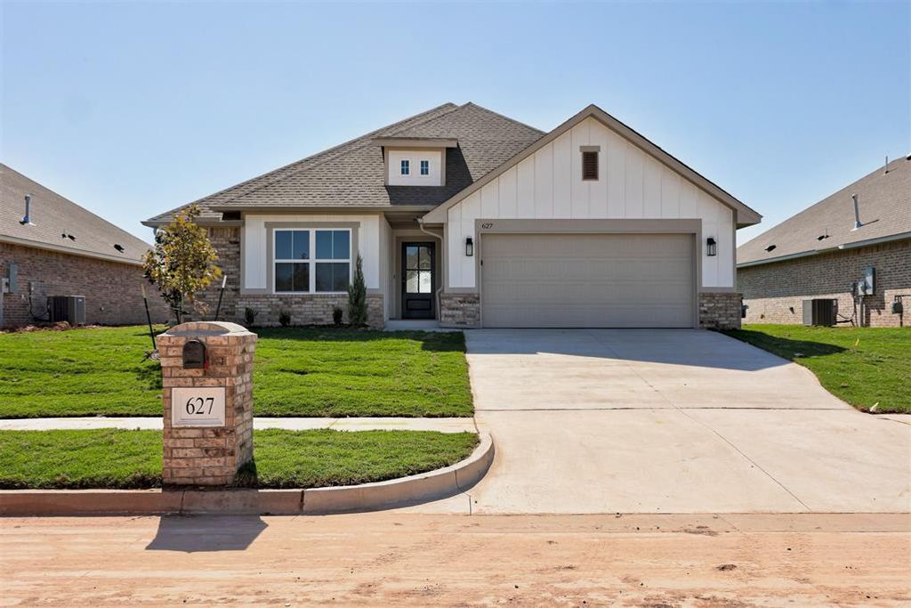 627 Honey Springs Lane, Shawnee, OK 74804