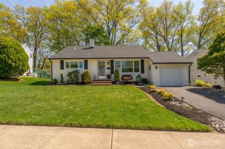 96 Drake Place, Colonia, NJ 07067