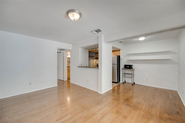 3627 Manchaca RD 108, Austin, TX 78704