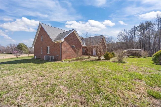 7360 Nc Highway 704, Madison, NC 27025