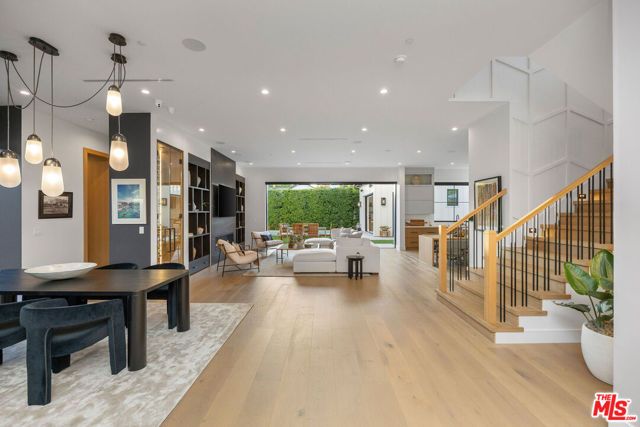 5003 Mammoth Avenue, Sherman Oaks, CA 91423