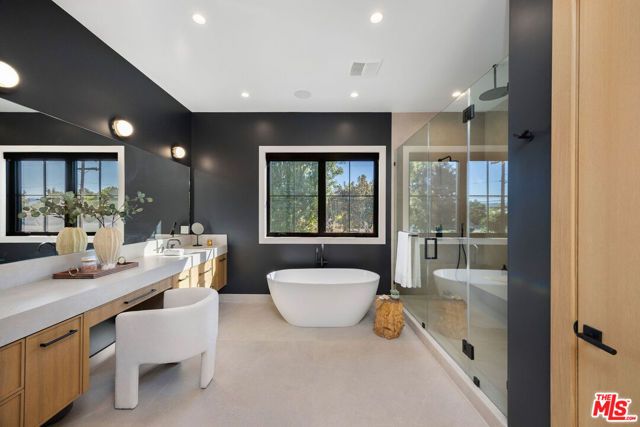 5003 Mammoth Avenue, Sherman Oaks, CA 91423