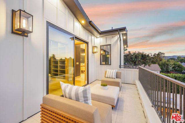 5003 Mammoth Avenue, Sherman Oaks, CA 91423