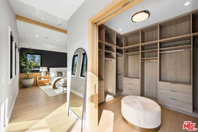 5003 Mammoth Avenue, Sherman Oaks, CA 91423