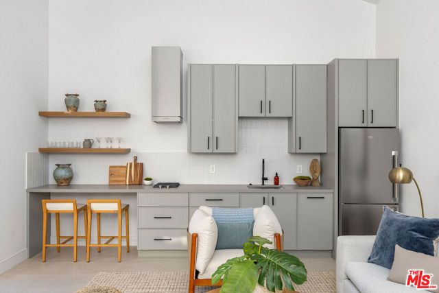 5003 Mammoth Avenue, Sherman Oaks, CA 91423