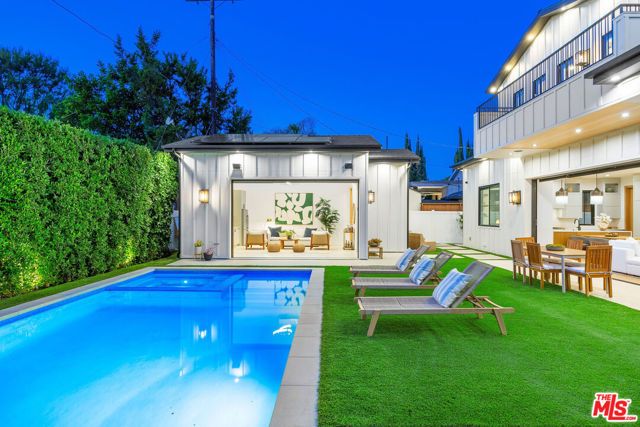 5003 Mammoth Avenue, Sherman Oaks, CA 91423