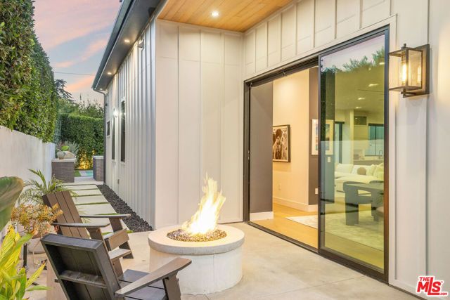 5003 Mammoth Avenue, Sherman Oaks, CA 91423