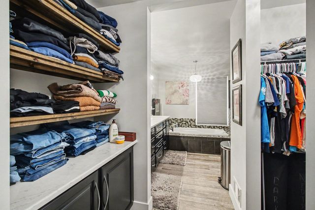 11500 Appaloosa Trail, Pinckney, MI 48169