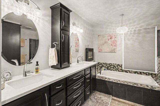 11500 Appaloosa Trail, Pinckney, MI 48169