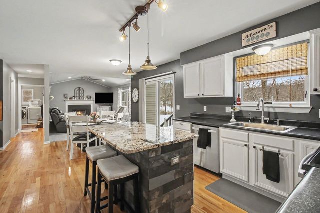 11500 Appaloosa Trail, Pinckney, MI 48169