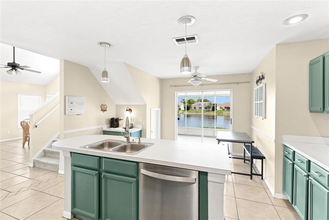 4817 11TH AVENUE CIRCLE E, Bradenton, FL 34208