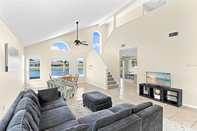 4817 11TH AVENUE CIRCLE E, Bradenton, FL 34208