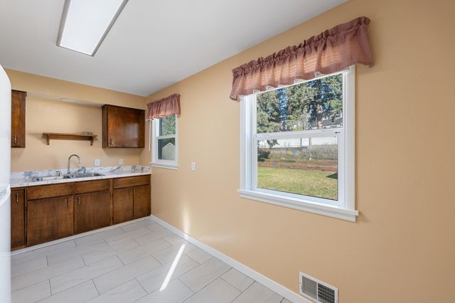 6112 N Driscoll Blvd, Spokane, WA 99205