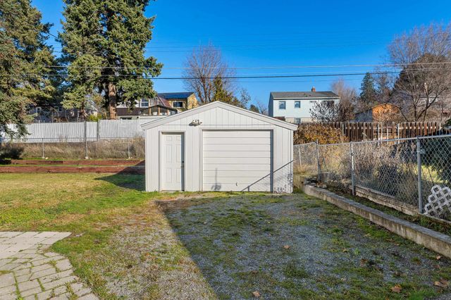 6112 N Driscoll Blvd, Spokane, WA 99205