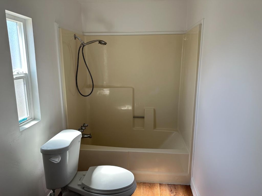 Image 14 of property listing at 3550 N Duke # 5, Fresno, CA 93727