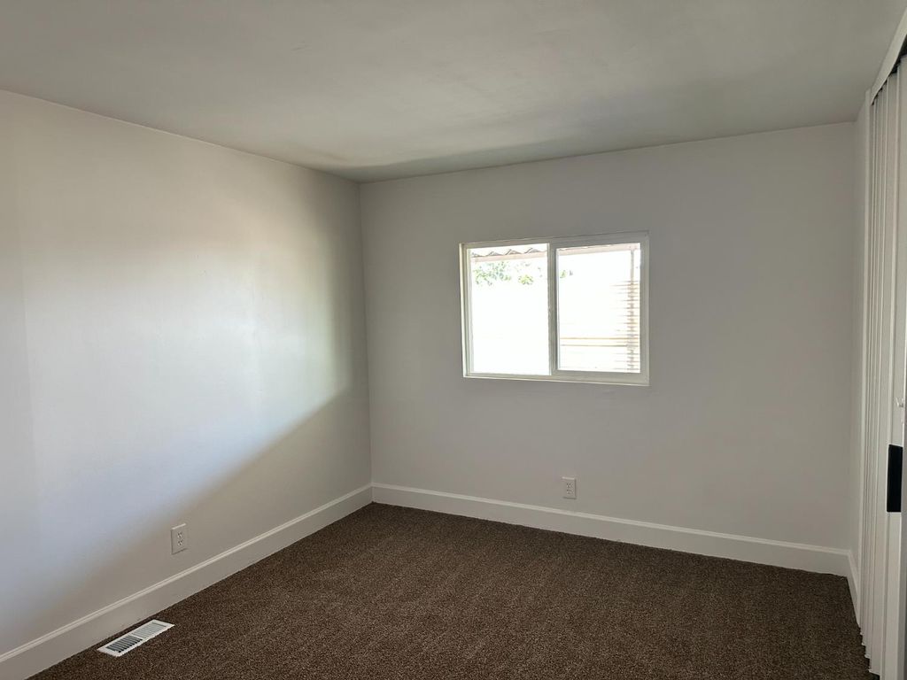 Image 15 of property listing at 3550 N Duke # 5, Fresno, CA 93727