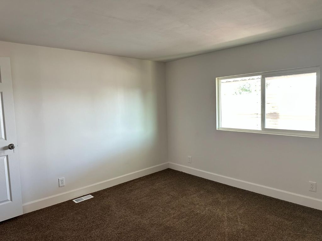 Image 19 of property listing at 3550 N Duke # 5, Fresno, CA 93727