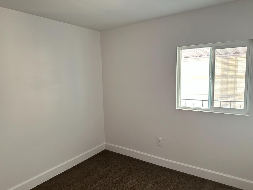 Image 20 of property listing at 3550 N Duke # 5, Fresno, CA 93727
