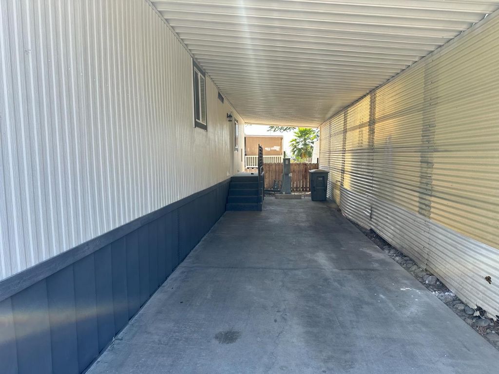 Image 25 of property listing at 3550 N Duke # 5, Fresno, CA 93727