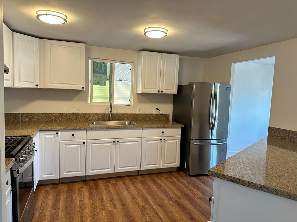 Image 5 of property listing at 3550 N Duke # 5, Fresno, CA 93727