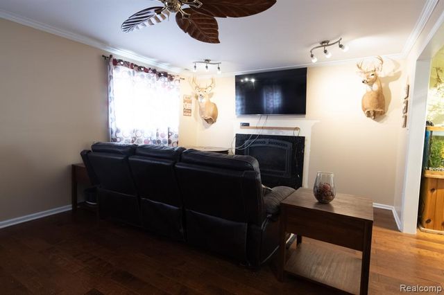11666 Bora Court, Sterling Heights, MI 48312