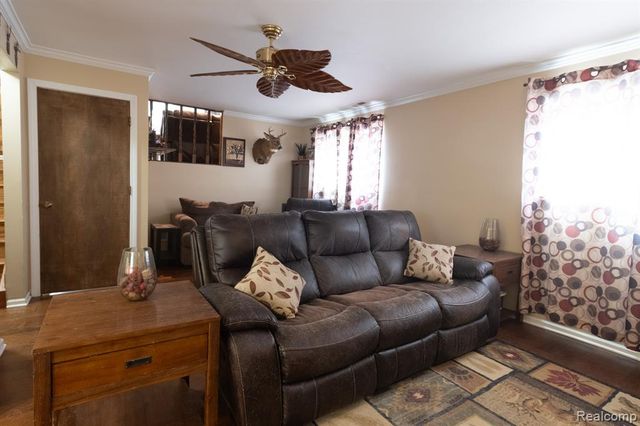 11666 Bora Court, Sterling Heights, MI 48312