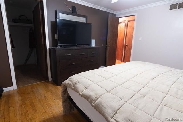 11666 Bora Court, Sterling Heights, MI 48312