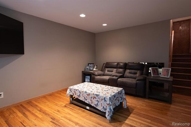 11666 Bora Court, Sterling Heights, MI 48312