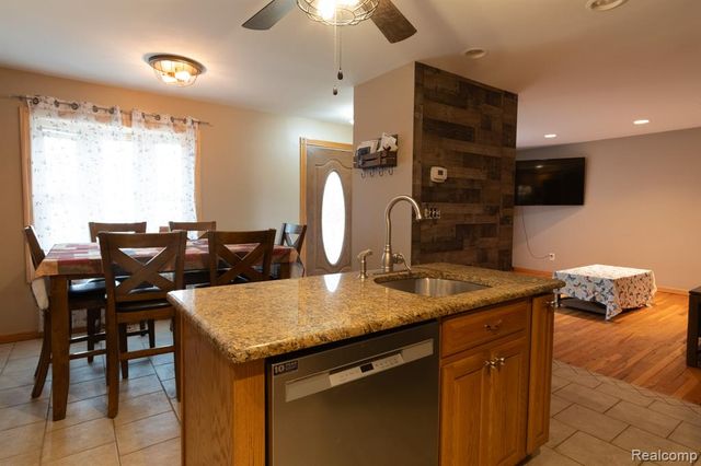 11666 Bora Court, Sterling Heights, MI 48312