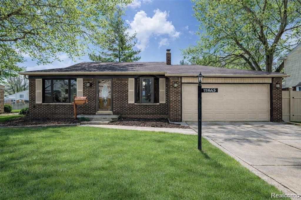 11666 Bora Court, Sterling Heights, MI 48312