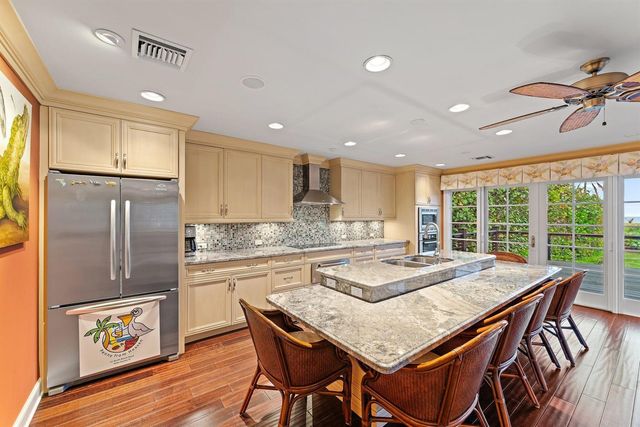 31 N Beach Road, Jupiter Island, FL 33455