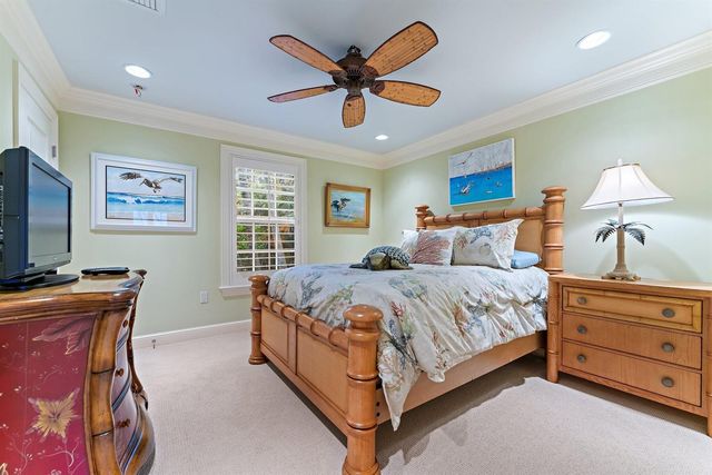 31 N Beach Road, Jupiter Island, FL 33455