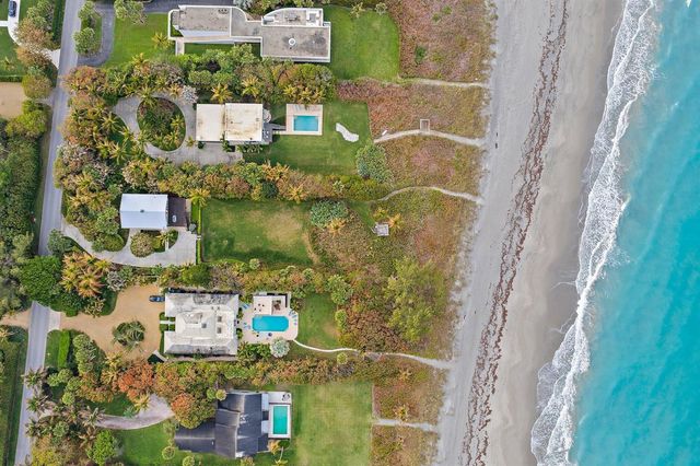 31 N Beach Road, Jupiter Island, FL 33455