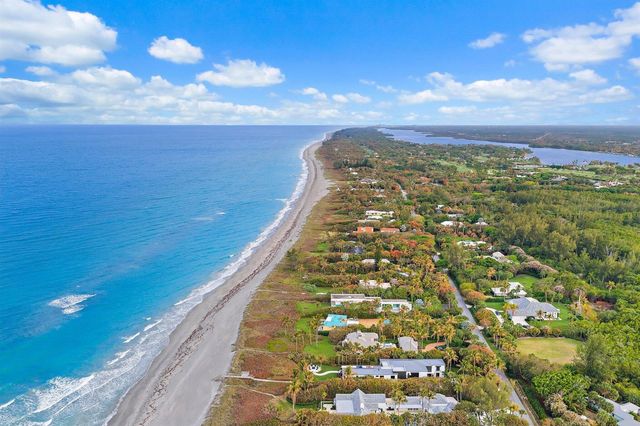 31 N Beach Road, Jupiter Island, FL 33455