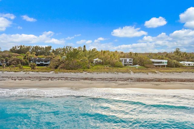 31 N Beach Road, Jupiter Island, FL 33455