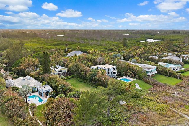 31 N Beach Road, Jupiter Island, FL 33455