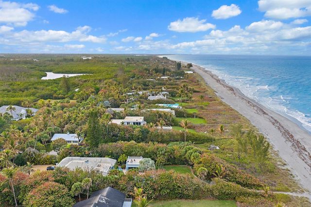 31 N Beach Road, Jupiter Island, FL 33455