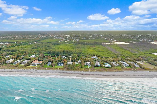 31 N Beach Road, Jupiter Island, FL 33455