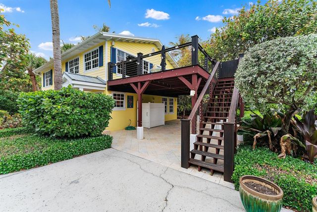 31 N Beach Road, Jupiter Island, FL 33455