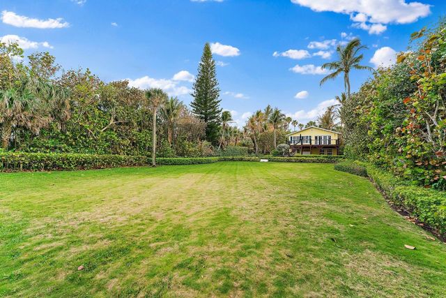 31 N Beach Road, Jupiter Island, FL 33455