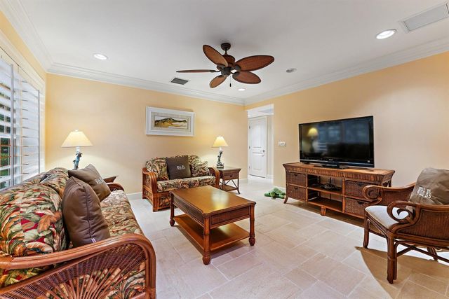31 N Beach Road, Jupiter Island, FL 33455