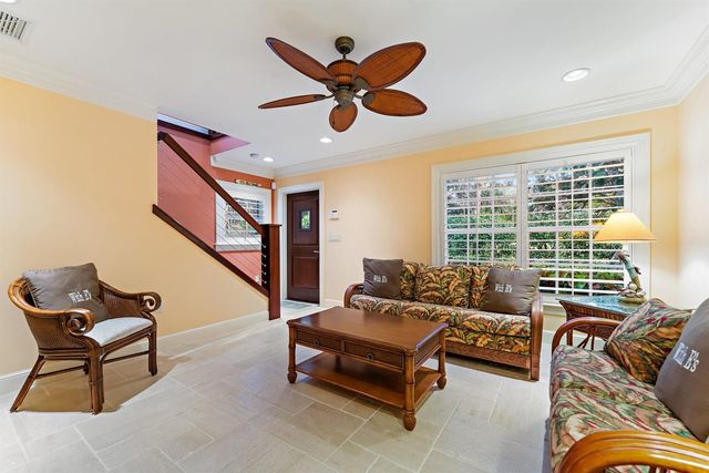 31 N Beach Road, Jupiter Island, FL 33455